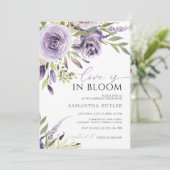 Invitation L'amour est en Rose de fleurs violet en fleurs Fêt (Debout devant)