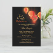 Invitation Lampions Rouges Chics pour la Soirée de Répétition (Debout devant)