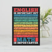 Invitation L'Anglais Est Important Mais Les Maths Sont Import (Debout devant)