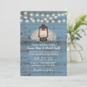 Invitation Lanterne Florale Rustique Dusty Blue Barn Mariage  (Debout devant)