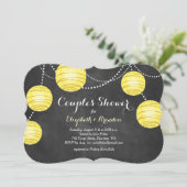 Invitation Lanternes jaunes sur Chalk Couple's Shower Invitat (Debout devant)
