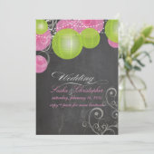 Invitation Lanternes roses et vertes PixDezines/tableau noir (Debout devant)