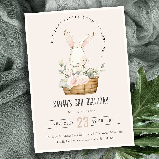 Invitation Lapin Blush Dusky En Panier Floral Anniversaire de