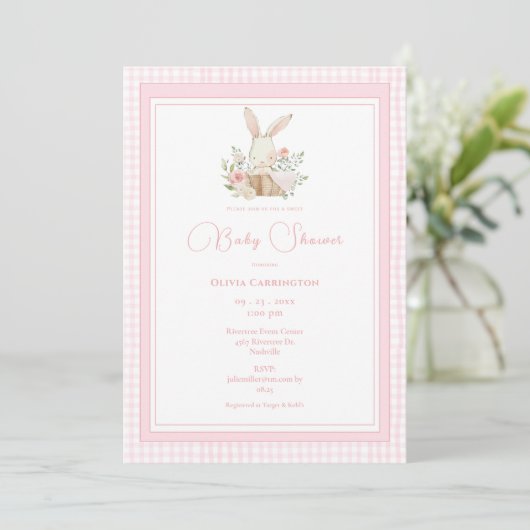 Invitation Lapin de gingham rose pour Baby Shower (Debout devant)