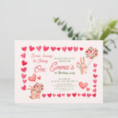 Invitation Lapin rose avec fête d'anniversaire de Coeur (Debout devant)