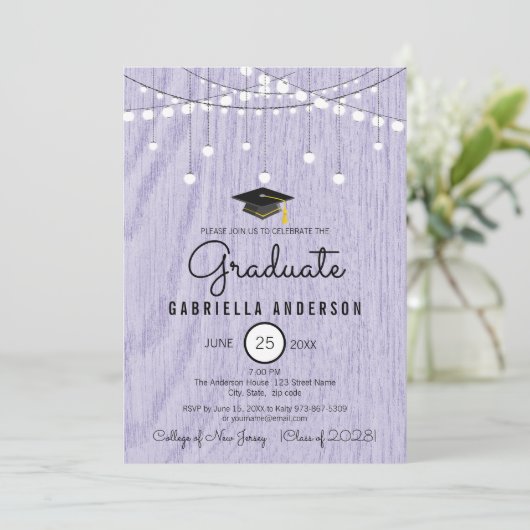 Invitation Lavande Rustique Faux Bois Pourtant Simple Diplômé (Debout devant)
