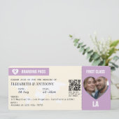 Invitation Lavender & Cream Boarding Pass Wedding (Debout devant)
