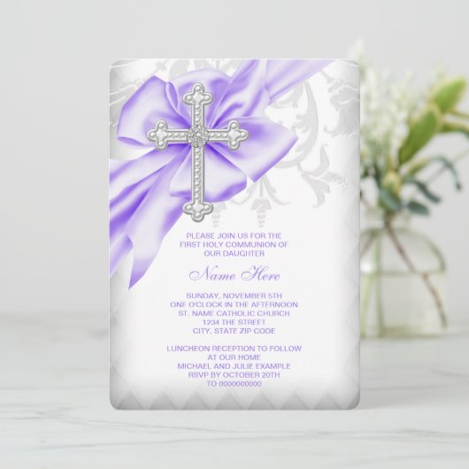 Invitation Lavender Damask Cross First Communion (Debout devant)