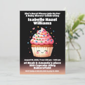 Invitation Le Baby shower d'arrosage du Cupcake Cute L'il (Debout devant)