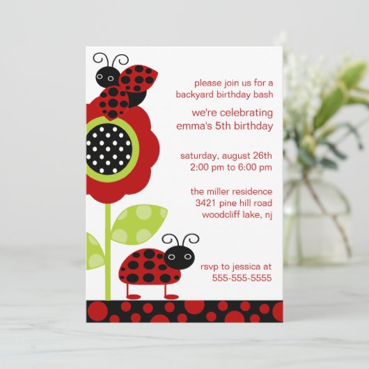 Invitation Le bébé de mod branche l'invitation sur table (Debout devant)