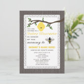 Invitation Le bois a inspiré le baby shower orienté d'abeille (Debout devant)