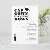 Invitation Le Casquette du Parti de la Graduation Gown est en (Debout devant)