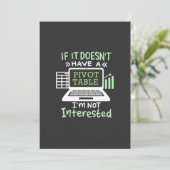 Invitation Le comptable possède un tableau croisé dynamique (Debout devant)