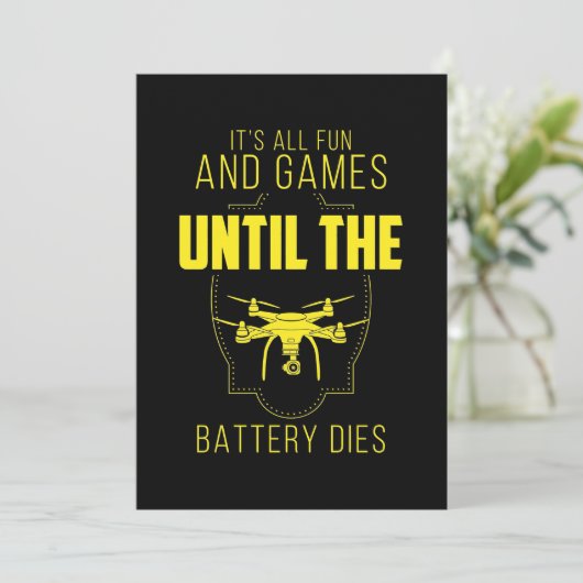 Invitation Le Drone Volant Est Mon Jeu (Debout devant)