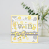 Invitation Le gris jumeau de jaune de bébés pointille le baby (Debout devant)
