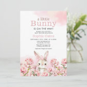 Invitation Le lapin aquarelle est sur le Baby shower Way (Debout devant)