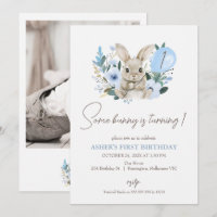 Le Lapin Floral Bleu Photo Tournera Un Anniversair