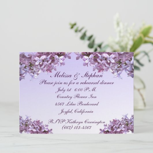 Invitation Le lilas floral fleurit le dîner de répétition de (Debout devant)