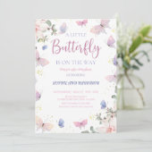 Invitation Le Papillon Rose Violet Est En Route Baby shower (Debout devant)