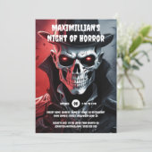 Invitation Le squelette d'Halloween frapper le crâne de l'hom (Debout devant)