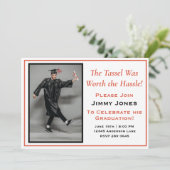 Invitation Le Tassel Vaut La Fête De La Graduation Hassle (Debout devant)