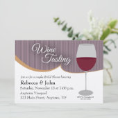 Invitation L'échantillon de vin couple la Fête de la mariée (Debout devant)