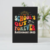 Invitation L'école est dehors pour toujours Professeur retrai (Debout devant)