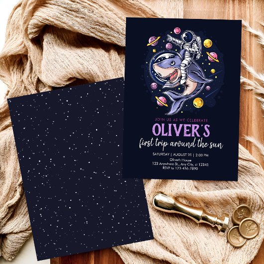 Invitation Les astronautes chevauchent un requin dans l'espac