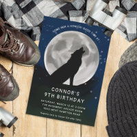 Les enfants loups hurlent à la fête des loups de l