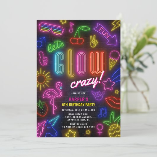 Invitation Let's GLOW Crazy' Neon glow in the dark Birthday (Debout devant)