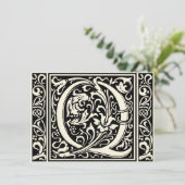 Invitation Lettre Q Monogramme médiéval Art Nouveau (Debout devant)