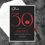 Invitation Lèvres rouges minimales modernes Elle a trente ans<br><div class="desc">Moderne et chic, cette invitation à l'anniversaire déclare, "elle a 30 ans" et combine le noir et le blanc classique avec des accents de rouge, avec une paire de lèvres joueuses en rouge. Le design minimal est un design simple et amusant pour célébrer l'anniversaire de l'événement. Créé par Simply Farmhouse...</div>