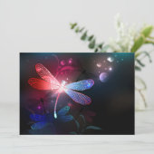 Invitation libellule rouge brillante (Debout devant)