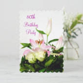 Invitation Lillies et anniversaire de bouquet de roses (Debout devant)