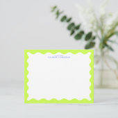 Invitation Lime Green Wavy Frame Note Card with Cobalt Text (Debout devant)