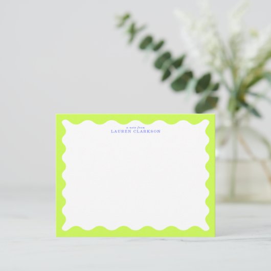 Invitation Lime Green Wavy Frame Note Card with Cobalt Text (Debout devant)