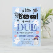 Invitation Little Boo est presque DUE Boy Halloween Baby show (Debout devant)