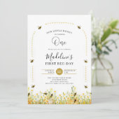 Invitation Little Honey Bee Day Wildflowers Arch 1st Birthday (Debout devant)