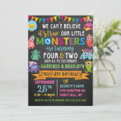 Invitation Little Monster Chalkboard 2e et 4e anniversaire co (Debout devant)