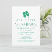 Invitation Little Shamrock Modern Boy 1st Birthday (Debout devant)