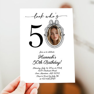 Invitation Look moderne Qui est 50 Photo Adulte Anniversaire