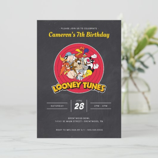 Invitation LOONEY TUNES™ Caractère Groupe Tableau noir Annive (Debout devant)
