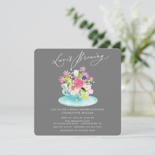 Invitation Love is Brewing Floral Bridal Tea Shower (Debout devant)
