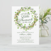 Invitation Lucky Little Shamrock Baby shower (Debout devant)