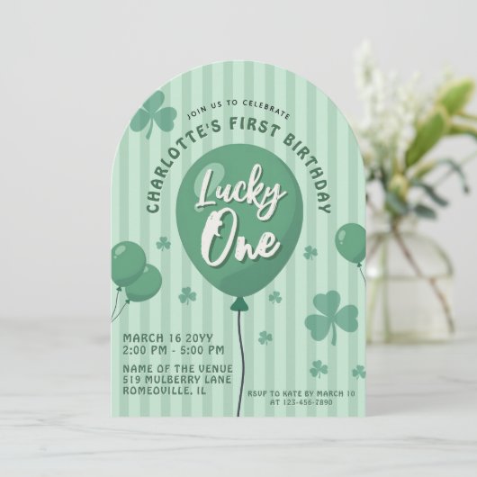 Invitation Lucky One 1st Birthday St Patricks Day Balloon (Debout devant)