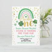 Invitation Lucky One Girl First Birthday St Patrick's Day (Debout devant)