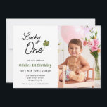 Invitation Lucky One Kids 1er anniversaire<br><div class="desc">Cute Lucky One watercolor shamrock 1er anniversaire invitation avec photo, parfait pour l'anniversaire garçon ou fille.</div>
