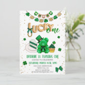 Invitation Lucky One St. Patrick's day Birthday Baby Party (Debout devant)