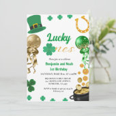 Invitation Lucky One Twin 1er anniversaire St Patrick's Day B (Debout devant)