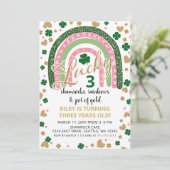 Invitation Lucky Shamrock Rainbow St Patrick Girl Anniversair (Debout devant)